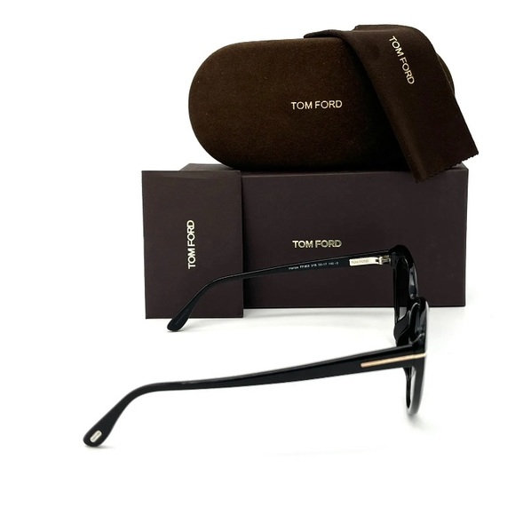 Tom Ford HARLOW  FT0869 01B Black / Smoke Gradient 56mm Sunglasses TF0869 - Picture 4 of 4